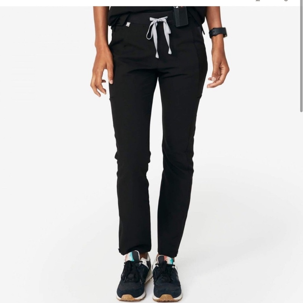FIGS Womens Black Alwar Slim Scrub Pants // Size: M
